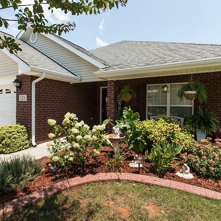 Villa Rockett! Your Sweet Home Away From Home! Huntsville Exteriör bild